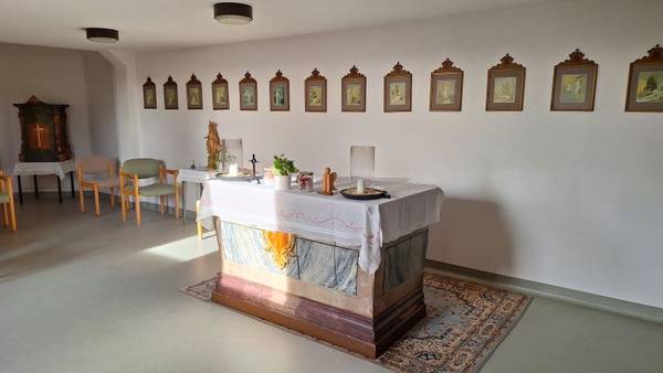 Das Bild zeigt die Kapelle im Obergeschoss des Altenpflegeheims St. Martin in Löffingen