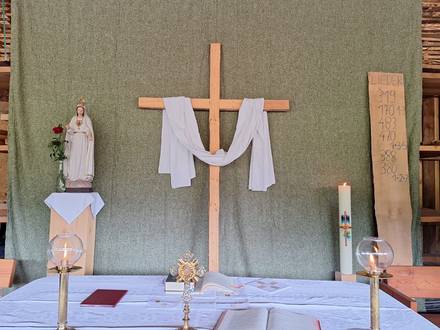 Das Bild zeigt die Eucharistiefeier zu Christi Himmelfahrt